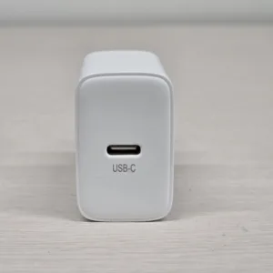 شارژر دیواری 30 وات فیلیپس مدل DLP5312 به همراه کابل تبدیل USB-C