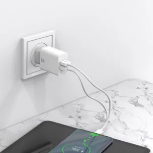 شارژر دیواری مک دودو مدل CH-6721 به همراه کابل تبدیل USB-C