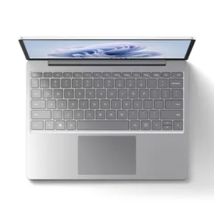 لپ تاپ 12.4 اینچی مایکروسافت مدل Surface Laptop Go 3 با پردازنده Core i5-1235U، رم 8 گیگابایت LPDDR5، حافظه SSD با ظرفیت 128 گیگابایت، صفحهنمایش لمسی PixelSense، ویندوز 11 پرو، وزن 1.12 کیلوگرم، شارژدهی تا 15 ساعت