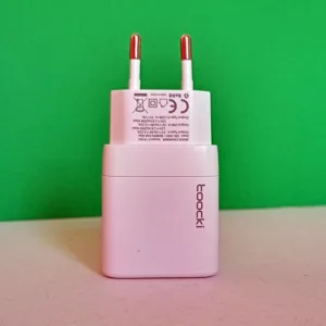 شارژر دیواری 20 وات توکی مدل JT-P20F به همراه کابل USB-C