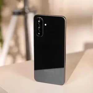 گوشی موبایل سامسونگ مدل Galaxy A26 دو سیم کارت ظرفیت 128 گیگابایت و رم 6 گیگابایت - ویتنام - به همراه شارژر 25 وات سامسونگ