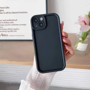 کاور موکولو مدل Silicone Puffer Strap مناسب برای گوشی موبایل اپل iPhone 13 به همراه بندآویز